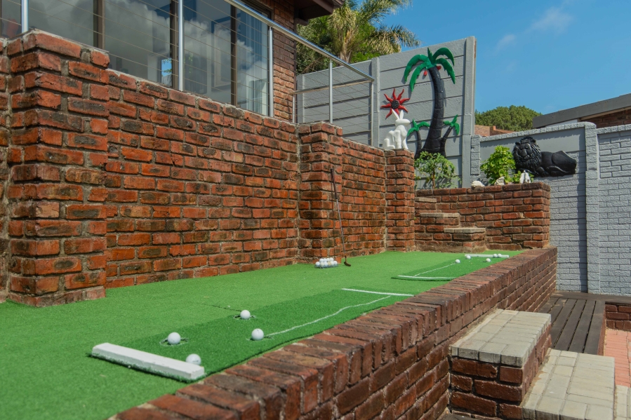 4 Bedroom Property for Sale in Lovemore Heights Estate Eastern Cape